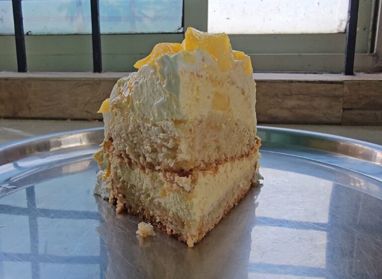 mango slice - eggless mango cake